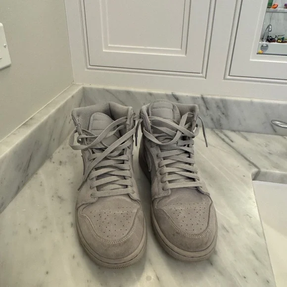 Nike Men's Air Jordan Light Gray Sneakers - Picture 4 of 5